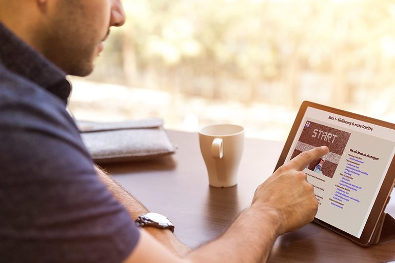 Lerne mit den Online-Kurse der HarmonicaRocks Spielfabrik